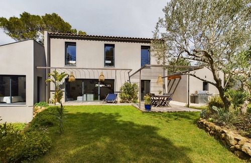 Cornillon-Confoux Casa | Villa Cornillon-Confoux, 3 bedrooms, 6 persons