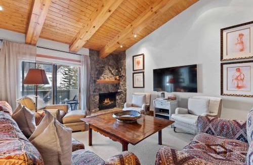 Vail Apartamento | Villa Cortina 330 by East West Hospitality