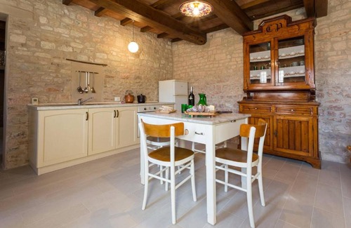Sigillo Apartamento | Villa Costanzi: Beautiful Rural Apartment!