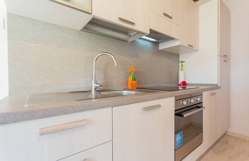 Sigillo Apartamento | Villa Costanzi: Breezy Terrace On The Cucco