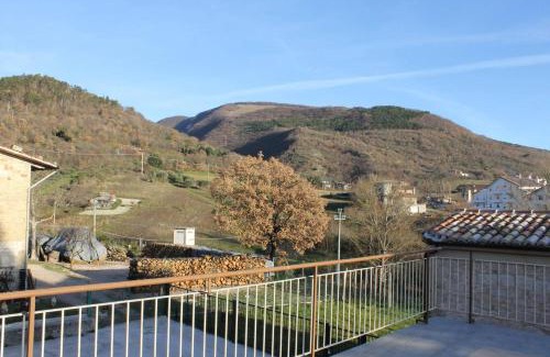 Sigillo Apartamento | Villa Costanzi - Breezy Terrace On The Cucco