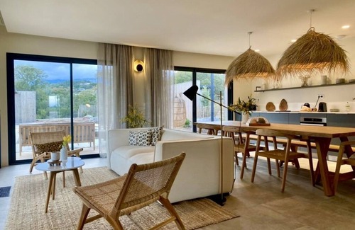 Sainte-Lucie-de-Porto-Vecchio Villa | Villa D'architecte "casa Verde". Plage 700 Mètres
