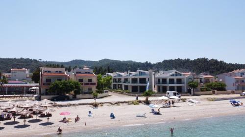 Polichrono Villa | Villa Dahlia by the sea