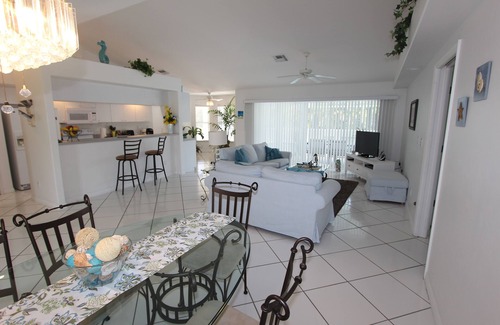 Eisenhower Casa | Villa Danby - Pretty Pool Home en zona serena
