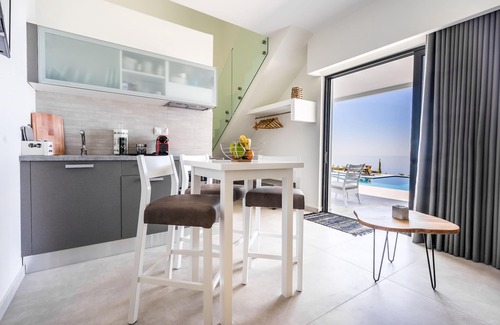Koutsounari Apartamento | Villa Daniela Apartments with pool and seaview