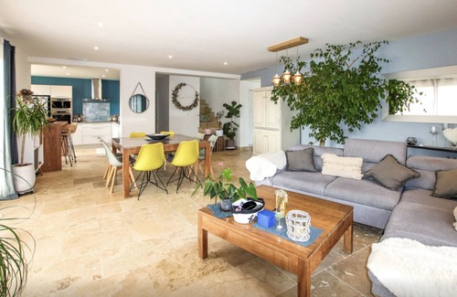 Caumont-sur-Durance Villa | Villa Dans la Colline Avec vue sur les Alpilles et le Luberon