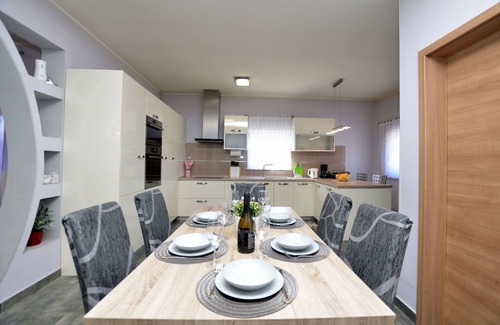 Nedescina Casa | Villa Daris (V9801-K1) - Nedescina