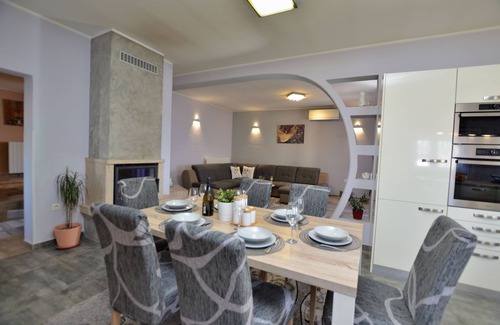 Nedescina Casa | Villa Daris (V9801-K1) - Nedescina