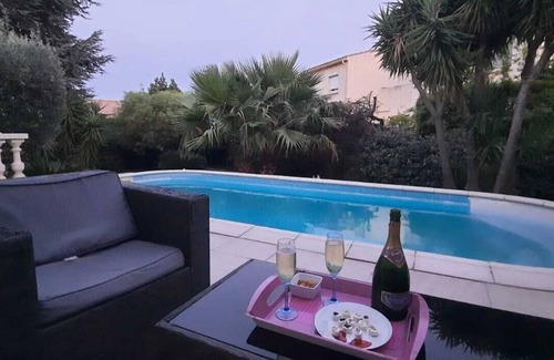 La Farlede Casa | Villa de 8- 10 Personnes Avec Piscine Privée, Proche du Centre-ville