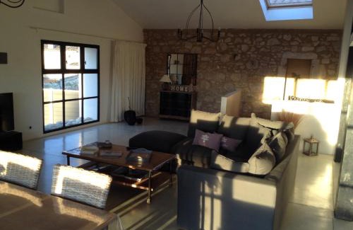 Pennautier Villa | Villa de Charme - Vue sur les Pyrénées