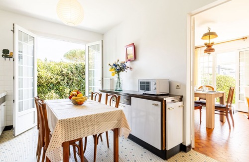 Vaux-sur-Mer Casa | Villa de la Grosse Pierre by Interhome