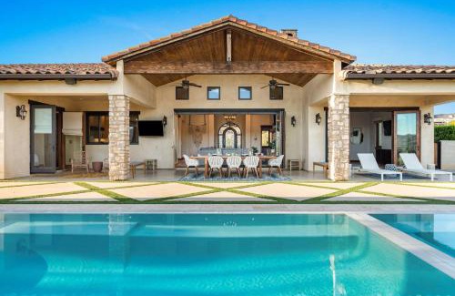Temecula Casa | Villa de la Sky Ranch Sprawling Tuscan Villa in Wine Country