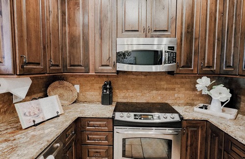 Oro Valley Condominio | "Villa de Lamour™" Luxury Resort Vibes