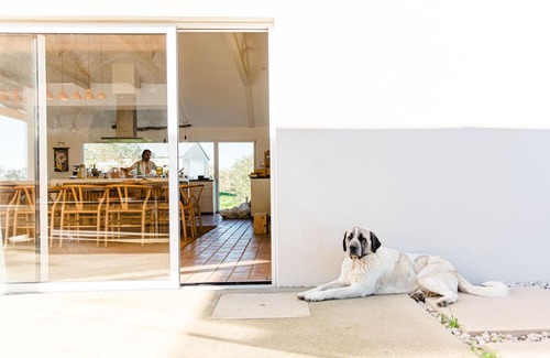 Santa Margarida da Serra Cabaña | Villa de Luxo Isolada no Alentejo Rural com Piscina e Jardins Privados