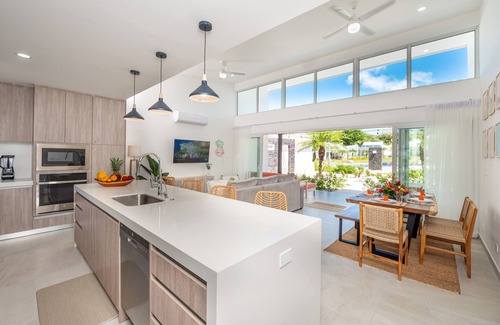 Playa Avellanas Casa | Villa de Piña: Brand New, 2 Min Drive to Surf & Sunsets @ Playa Avellanas