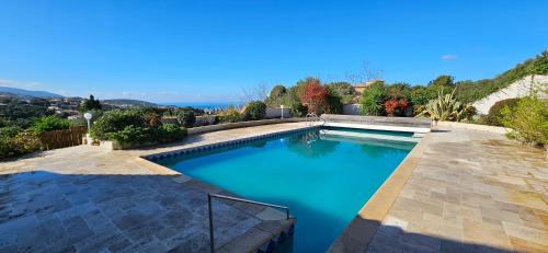 Propriano Villa | Villa de standing Les Amandiers, vue mer & piscine