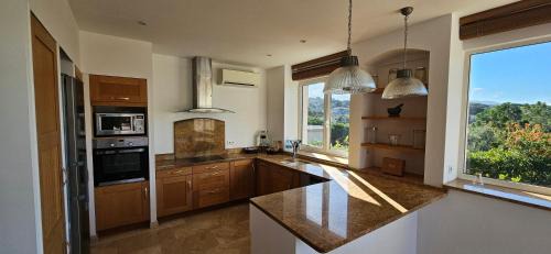 Propriano Villa | Villa de standing Les Amandiers, vue mer & piscine