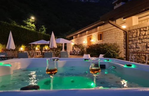 Nago-Torbole Cama Y Desayuno | Villa degli Olivi Relais