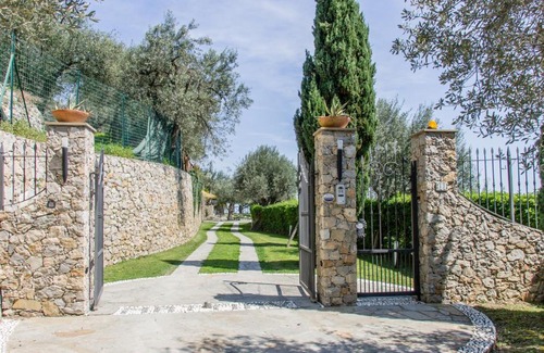 Finale Ligure Cama Y Desayuno | Villa Degli Ulivi B&B