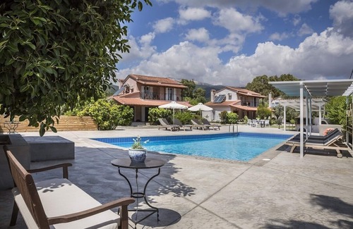 Sami Villa | Villa Deja (Complejo de Villas Emily)