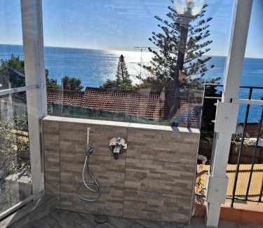 Regione Ronchi Apartamento | Villa del Mare Ligure Terme & SPA Piscina a 37 gradi
