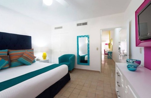 Zona hotelera del norte Hotel | Villa del Palmar Beach Resort and Spa, Puerto Vallarta One Bedroom Suite