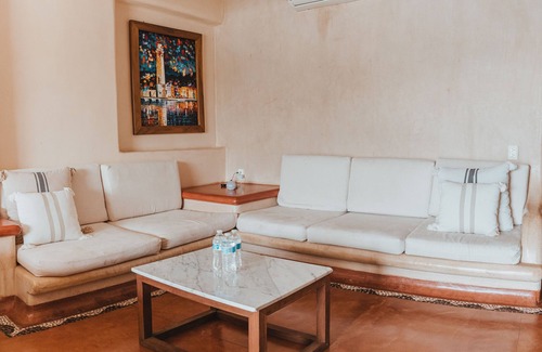 Zihuatanejo Hotel | Villa del Pescador