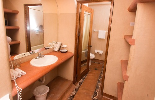 Zihuatanejo Hotel | Villa del Pescador