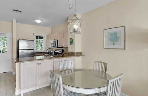 Marathon Villa | Villa del Sol - Sunset Views, Kayaks, 2/2.5 - Slip Available/Ramp/Free Pkg