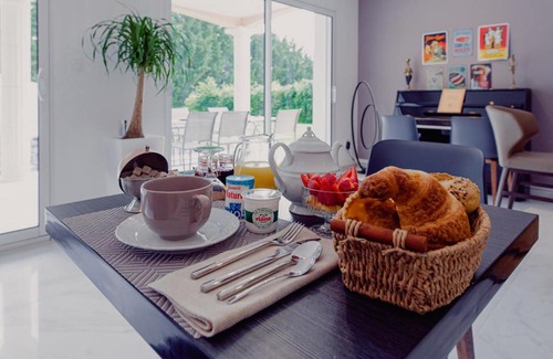 Saint-Doulchard Cama Y Desayuno | VILLA DES CHENES-Adult only