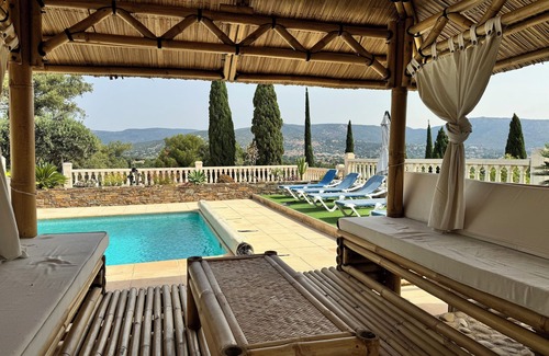 Bormes-Les-Mimosas Apartamento | Superb air-conditioned gîte with swimming pool and parking, 5 minutes from the most beautiful beaches.