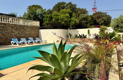 Bormes-Les-Mimosas Apartamento | Superb air-conditioned gîte with swimming pool and parking, 5 minutes from the most beautiful beaches.