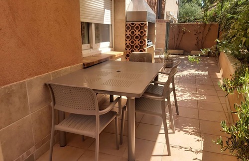 Bormes-Les-Mimosas Apartamento | Superb air-conditioned gîte with swimming pool and parking, 5 minutes from the most beautiful beaches.