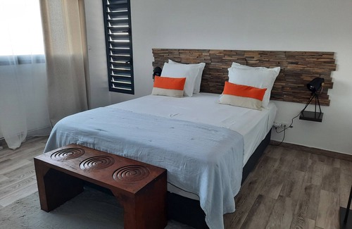 Grande Anse Cama Y Desayuno | Villa Des Oliviers is a jewel nestled at the gateway to the wild south.