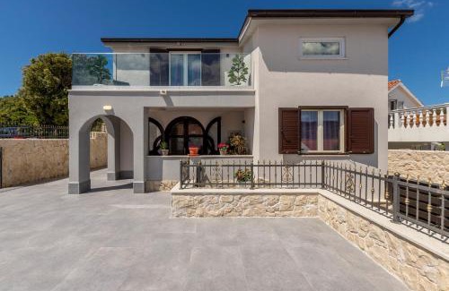 Sevid Villa | Villa Desire with private pool and sea view