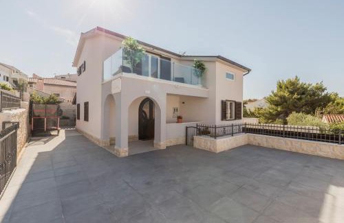 Sevid Villa | Villa Desire with private pool and sea view