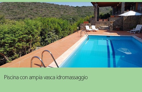 Punta Ala Casa | Villa di Lusso con Vista Mare e Piscina