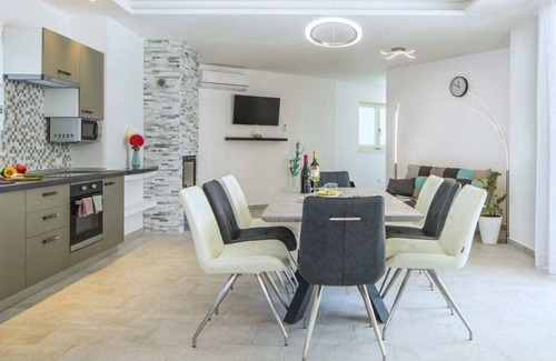 Strmac Villa | Villa Dina Cómoda residencia de vacaciones