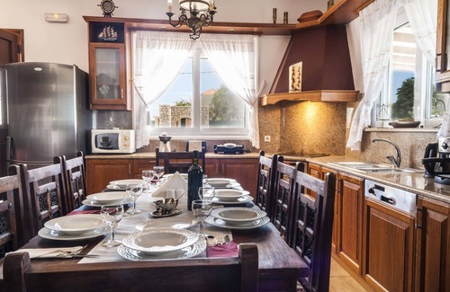 Gennadi Villa | Villa Dionysus