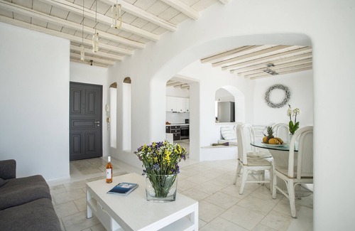 Houlakia Casa | Villa Dios is a Traditional and Elegant Villa in Houlakia with a Private pool