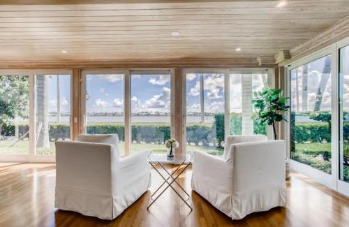 West Palm Beach Casa | Villa Dolce Vita - Luxuriate in Sweeping Intracoastal Views of Palm Beach