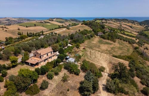 Lapedona Casa | Villa Dolce Vita - Vista Colline, Jacuzzi, 3Suites & 5min dal mare