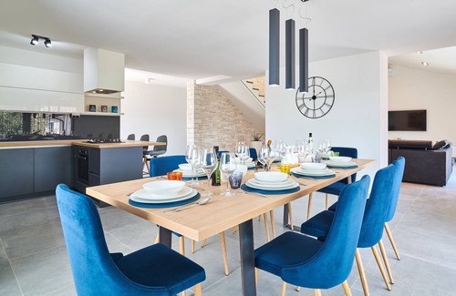Kastel Villa | VILLA DOLCEA · Elegante villa con piscina privada cerca de Umag