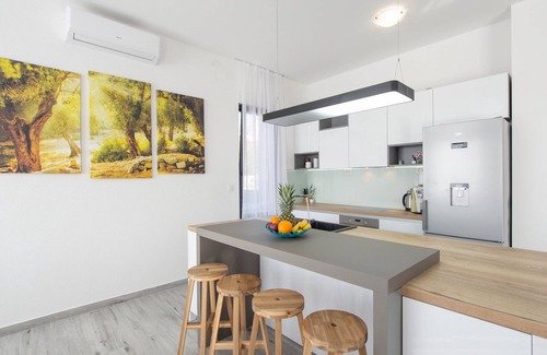 Mravince Villa | Villa Domenica with Heated Pool