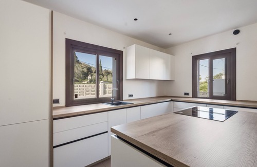 Santa Eulalia del Río Villa | Villa 'Dorada' con vistas al mar, Wi-Fi y aire acondicionado