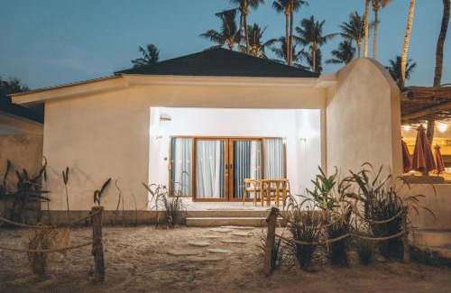 Gili Air Hotel | Villa Dot -Beach Front and private pool villa