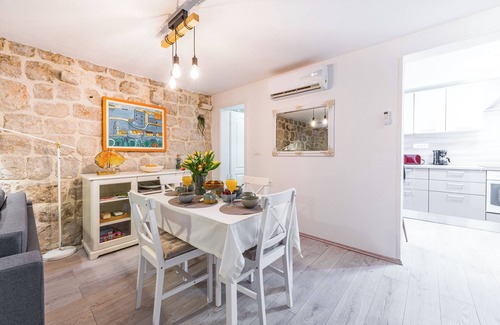 Kobas Casa | Villa Dovecote with Private Sauna, Jacuzzi & Gym
