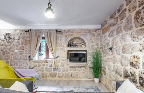 Mali Ston Villa | Villa Dovecote with Private Sauna, Jacuzzi & Gym