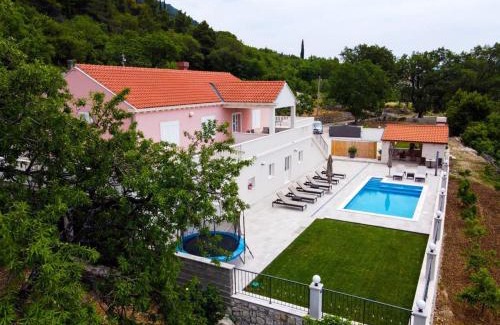 Pridvorje Villa | Villa Dragi - Four Bedroom Villa with Swimming Pool, Terrace and Sea View