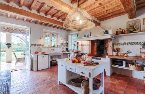 Orentano Villa | Villa Drago